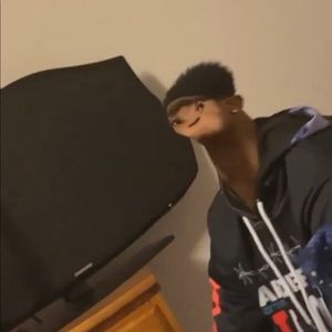 Meet your Posher, Edgary